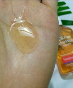 Sữa rửa mặt dạng gel trị mụn Neutrogena Oil-Free Acne Wash