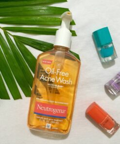 sua rua mat neutrogena oil free acne wash 4