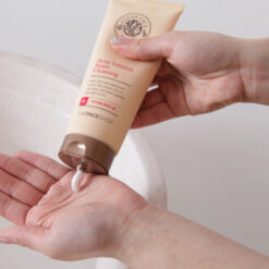 Sữa rửa mặt trị mụn Clean Face Acne Solution Foam Cleanser