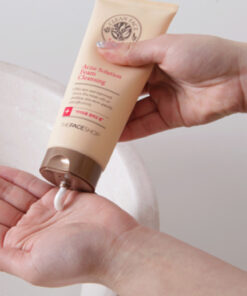 Sữa rửa mặt trị mụn Clean Face Acne Solution Foam Cleanser