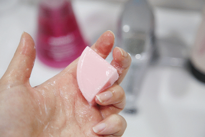 Xà phòng trị mụn Strawberry Milk Soap Hàn Quốc