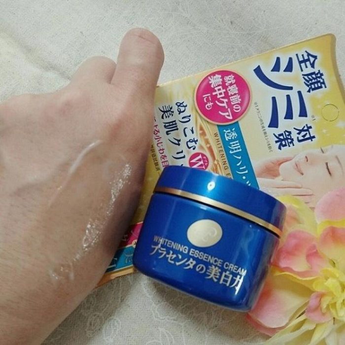 Kem dưỡng Meishoku Whitening Essence Cream Placenta