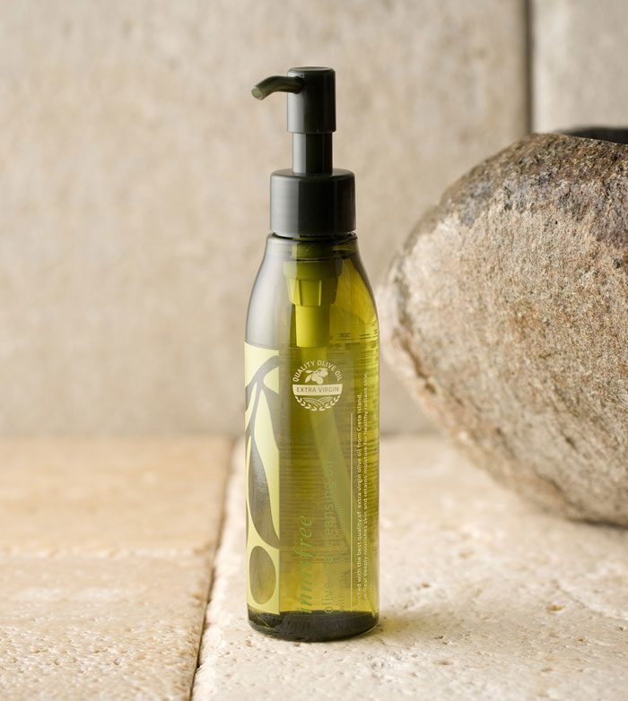 tay-trang-dau-innisfree-olive-real-cleansing-oil-5