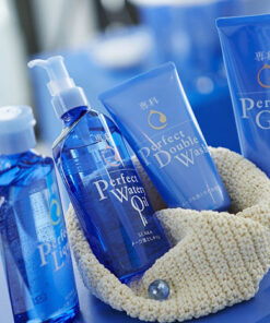 Dau tay trang sach sau Senka Perfect Watery Oil 11