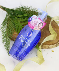 Dau tay trang sach sau Senka Perfect Watery Oil 8