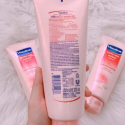 duong-the-vaseline-healthy-white-12