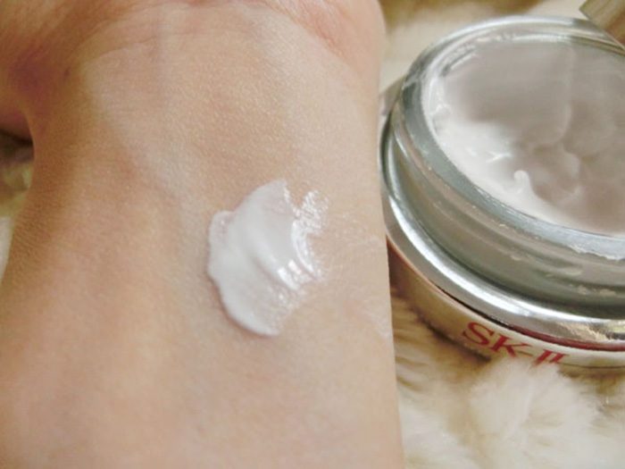Kem Trị Nám Ban Ngày SK-II Whitening Spots Care & Brighten Day Cream