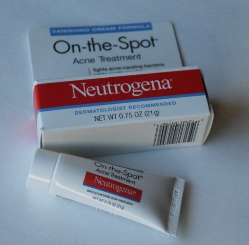 kem-tri-mun-neutrogena-on-the-spot-acne-20