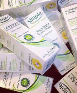 kem duong am simple ultra light gel moisturizer 6