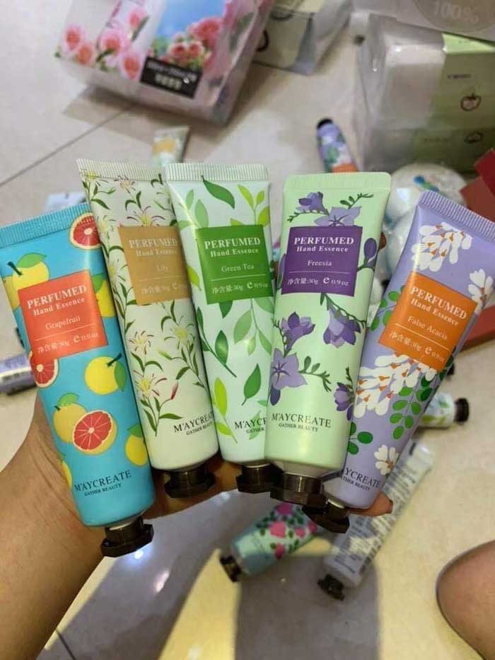 Kem Dưỡng Da Tay Farm Stay Collagen Visible Difference Hand Cream
