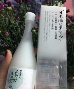 nuoc than duong da kuramoto bijin sake lotion 4