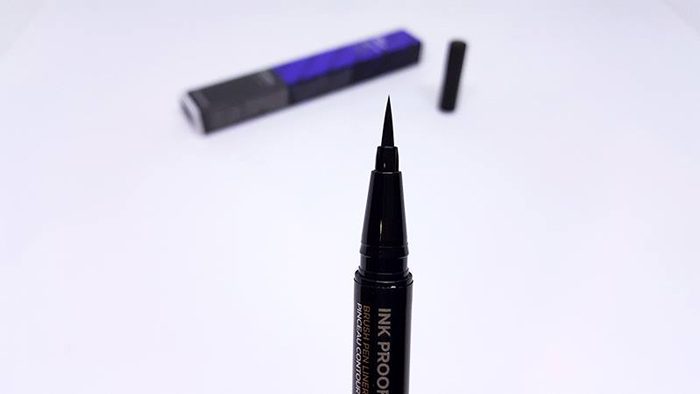 Bút dạ kẻ mắt The Face Shop Ink Proof Brush Pen Liner
