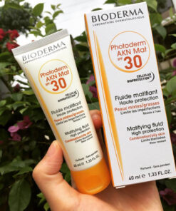 kem chong nang bioderma photoderm akn mat spf 30 5