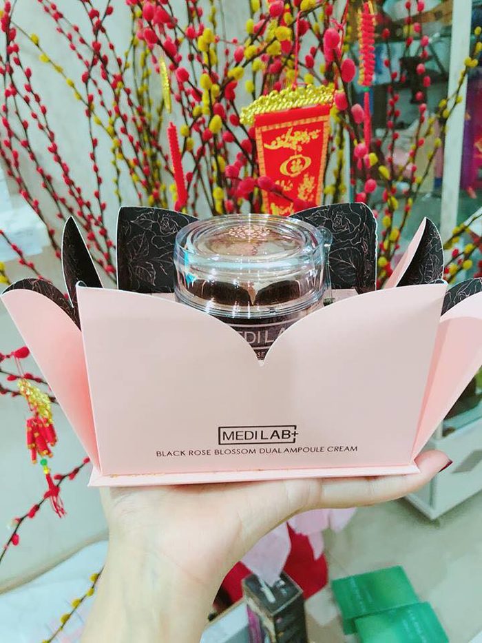 Kem Hoa Hồng Đen MEDILAB Black Rose Blossom Dual Ampoule Cream