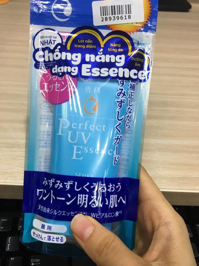 Kem chống nắng Senka Perfect UV Essence spf50 pa