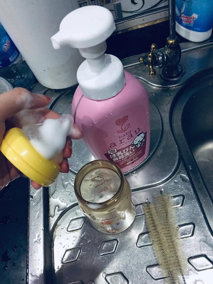 Nước rửa bình sữa Arau Baby Foam Bottle Wash SARAYA