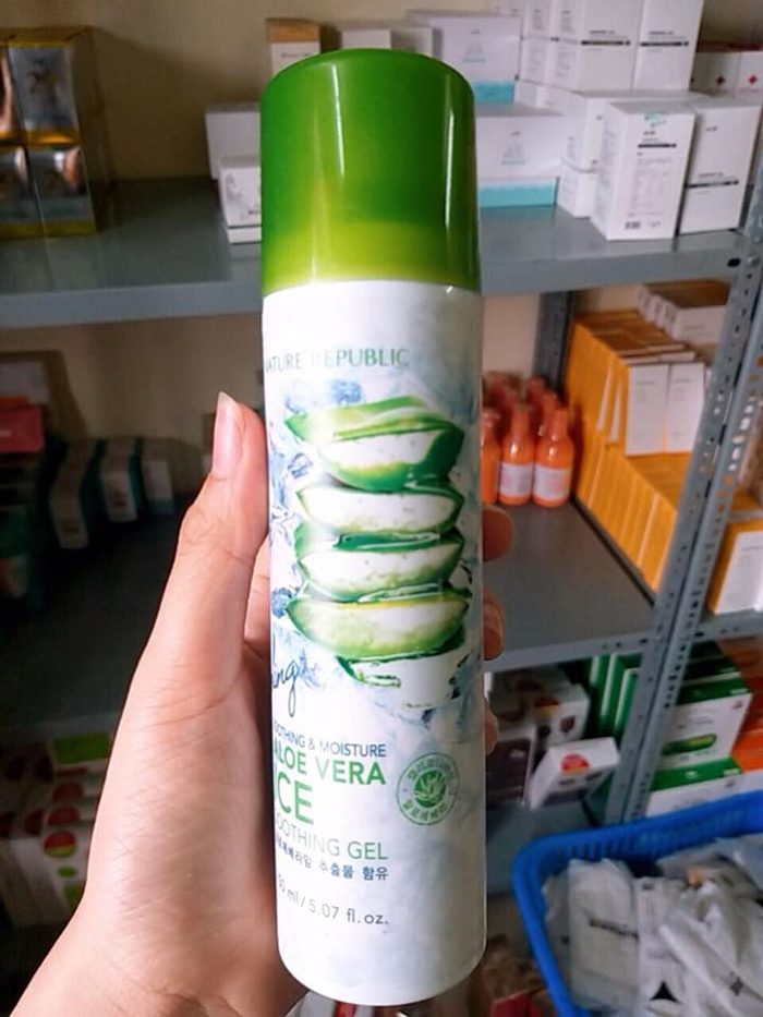 Xịt khoáng NATURE REPUBLIC SOOTHING & MOISTURE Aloe Vera Ice Soothing Gel