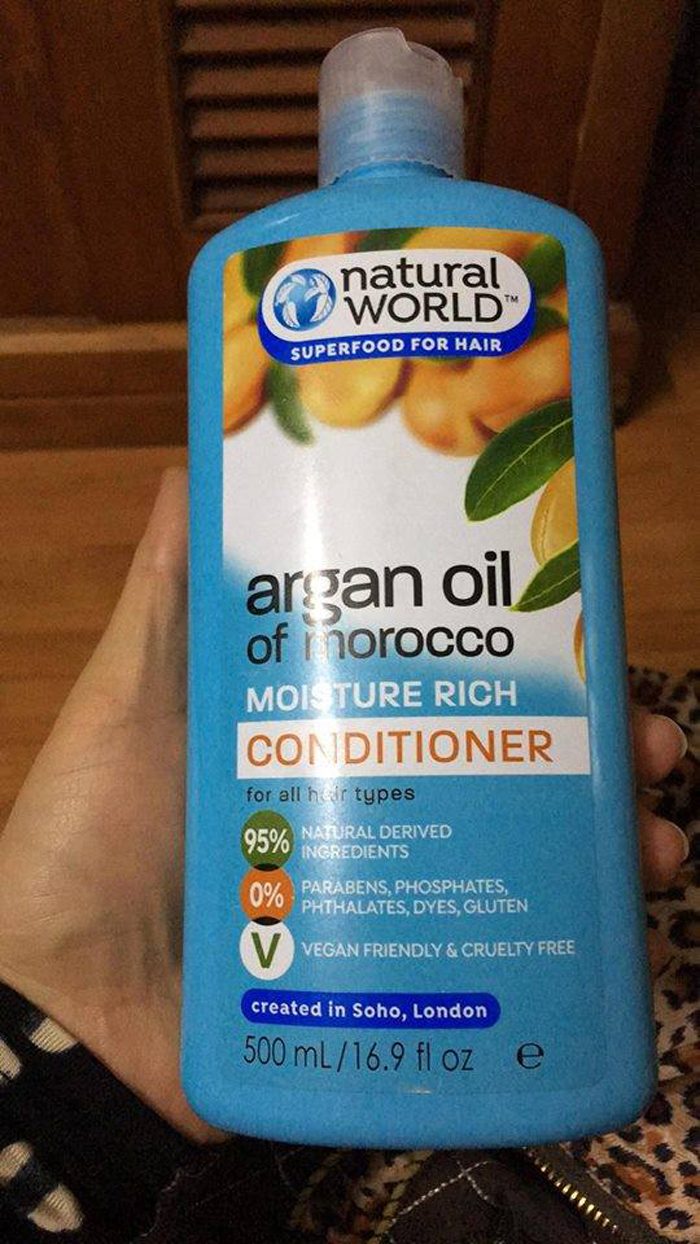 Dầu gội Natural World Argan Oil of Morocco moisture rich