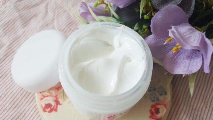 Kem dưỡng trắng da onsaemeein whitening milky soft cream