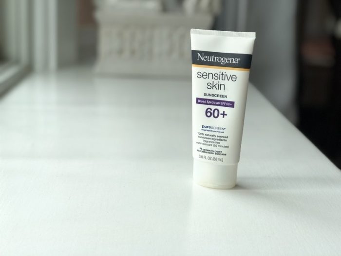Kem chống nắng Neutrogena Sensitive Skin Sunscreen SPF60+