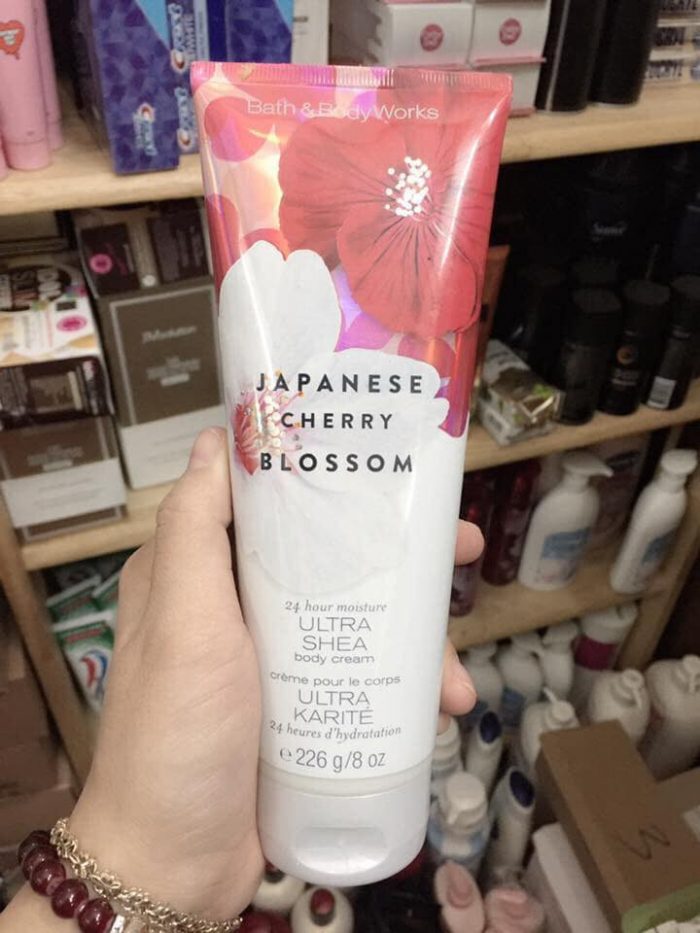 Sữa tắm Bath & BodyWorks Creamy Body Wash JAPANESE Cherry Blossom