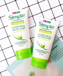 Sua rua mat Simple Kind to Skin Moisturising Facial Wash 1