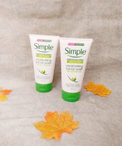Sua rua mat Simple Kind to Skin Moisturising Facial Wash 7