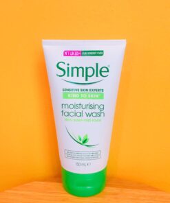 Sua rua mat Simple Kind to Skin Moisturising Facial Wash 8