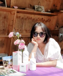 sua duong the elliz blossom whitening body lotion 8
