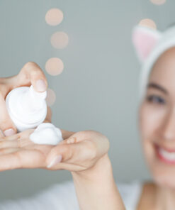 sua rua mat klairs rich moist foaming cleanser 8