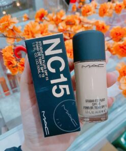 Kem nền kiềm dầu MAC Studio Fix Fluid foundation SPF 15