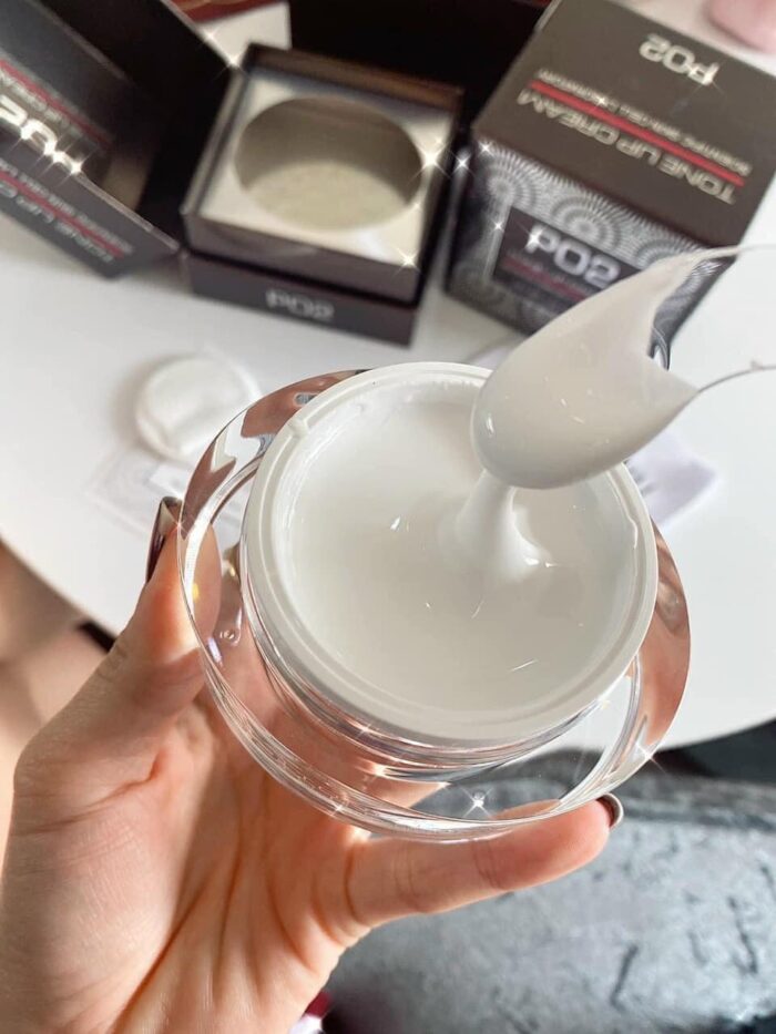 Kem Kích Trắng Váng Sữa Oroche Po2 Tone Up Cream