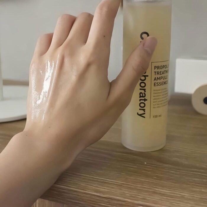 Nước Hoa Hồng CNP Laboratory Propolis Treatment Ampule Essence