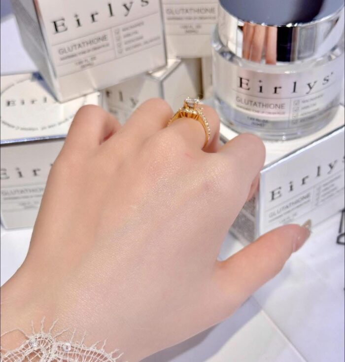 Kem Eirlys Glutathione Whitening Tone Up Cream