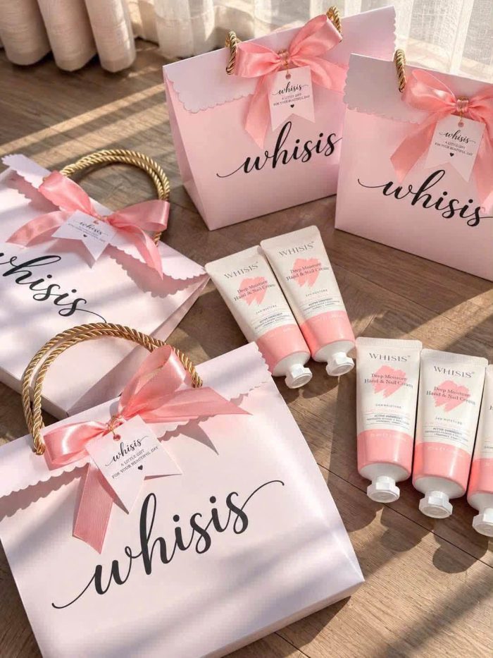 Kem dưỡng tay Whisis Deep Moisture Hand & Nail Cream