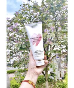 Kem Whisis premium collagen whitening body lotion